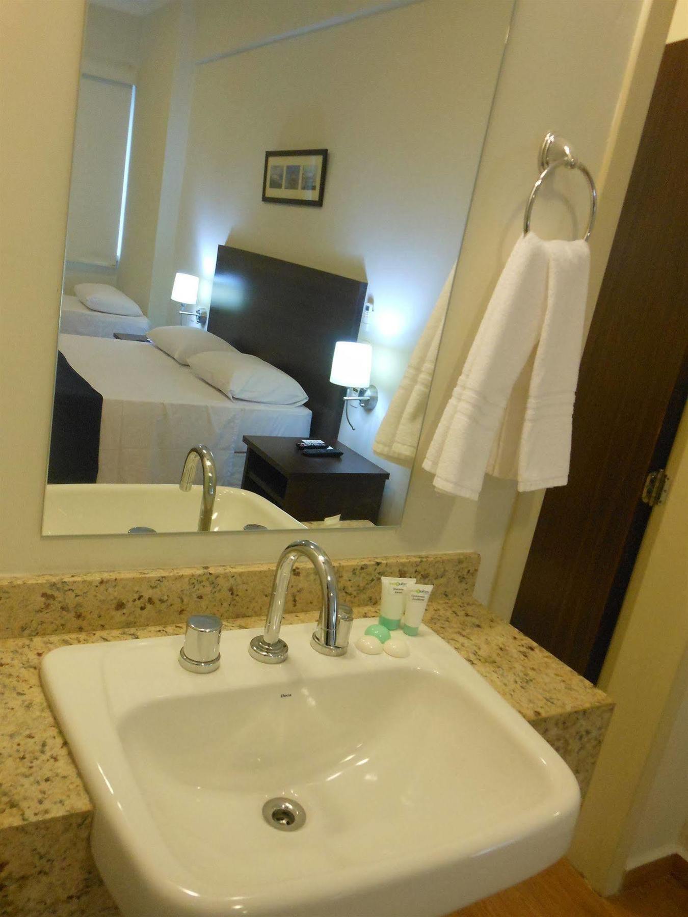 Oyo Ecosuites Hotel Manaus Exterior foto